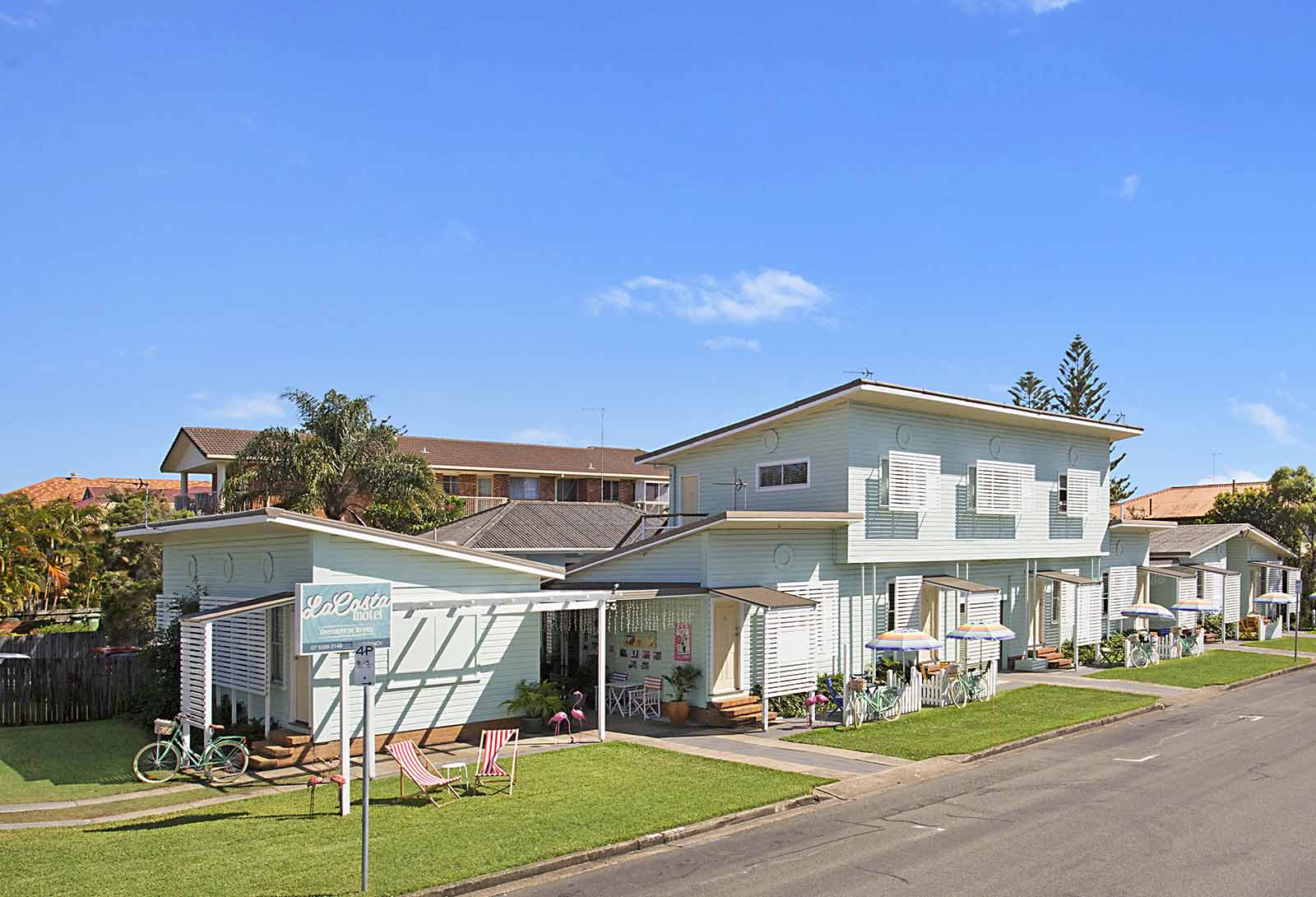 La Costa Motel, Bilinga, Gold Coast | Mid-Century modern revival on the Gold Coast La Costa Motel, Bilinga, Gold Coast | Mid-Century modern revival on the Gold Coast