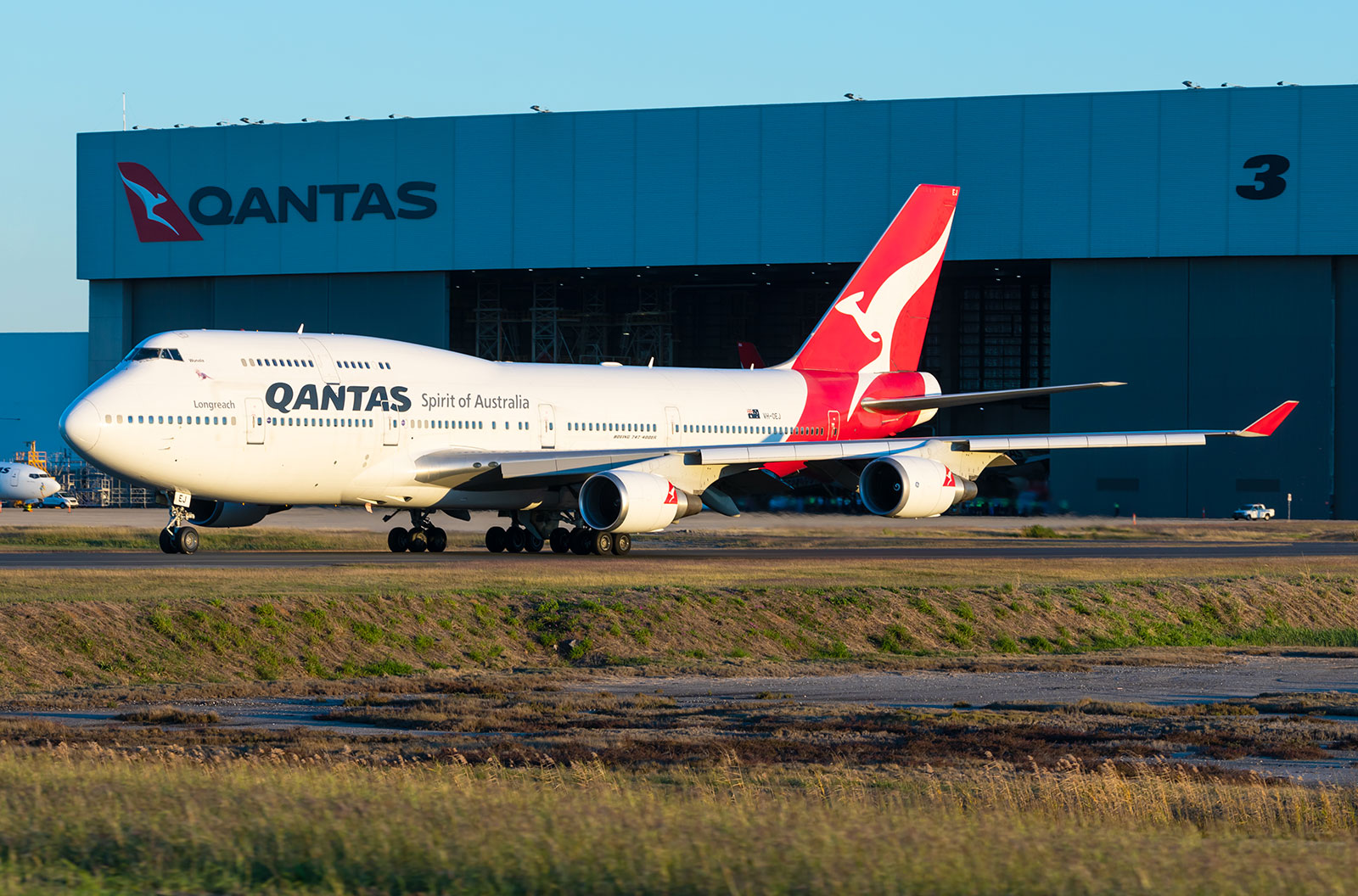 The last of Qantas' 747 fleet, VH-OEJ, at Brisbane Airport 15 July 2020 The last of Qantas' 747 fleet, VH-OEJ, at Brisbane Airport 15 July 2020